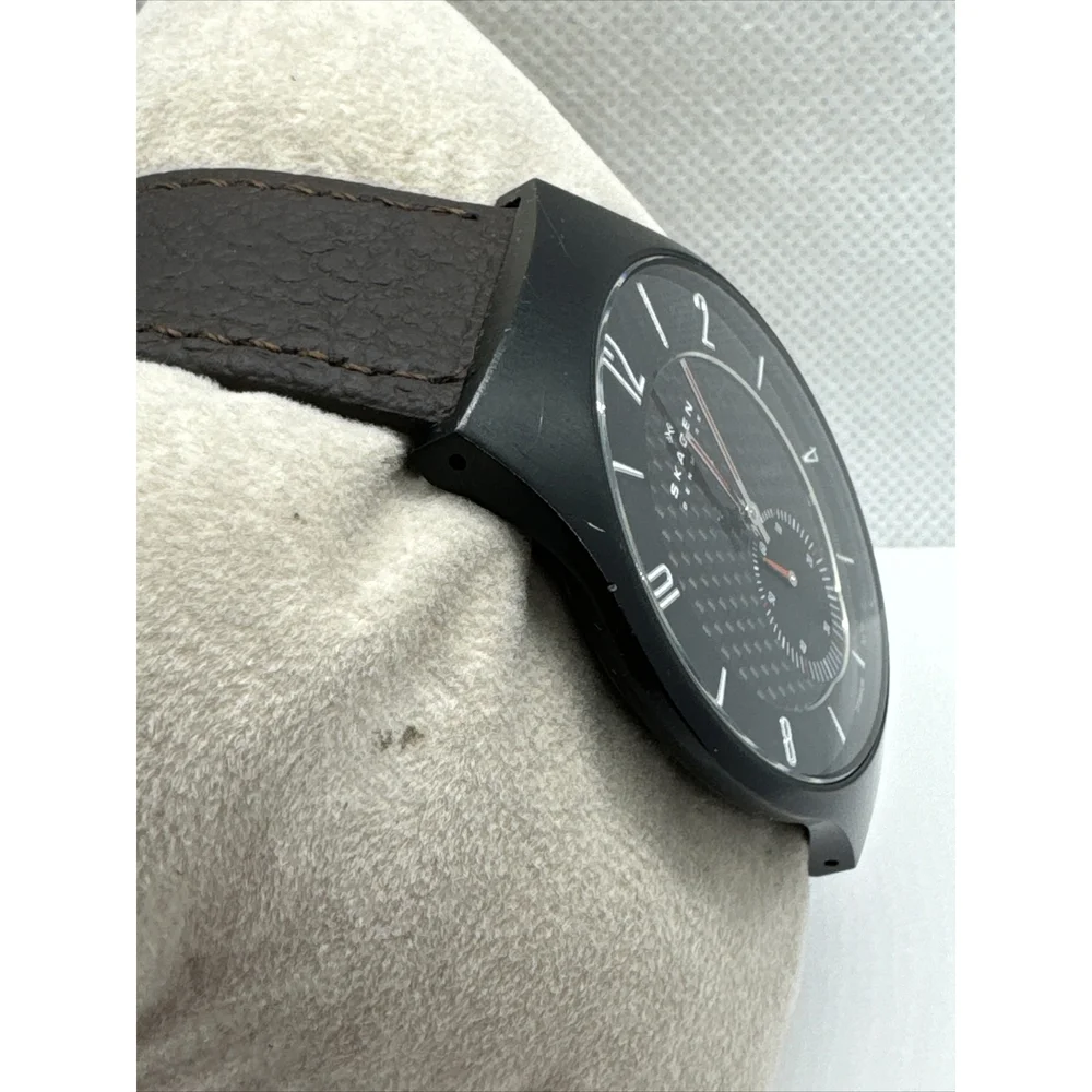 Skagen 805XLTBB Men's Brown Leather Strap Analog Dial Quartz Wrist Watch AEA289